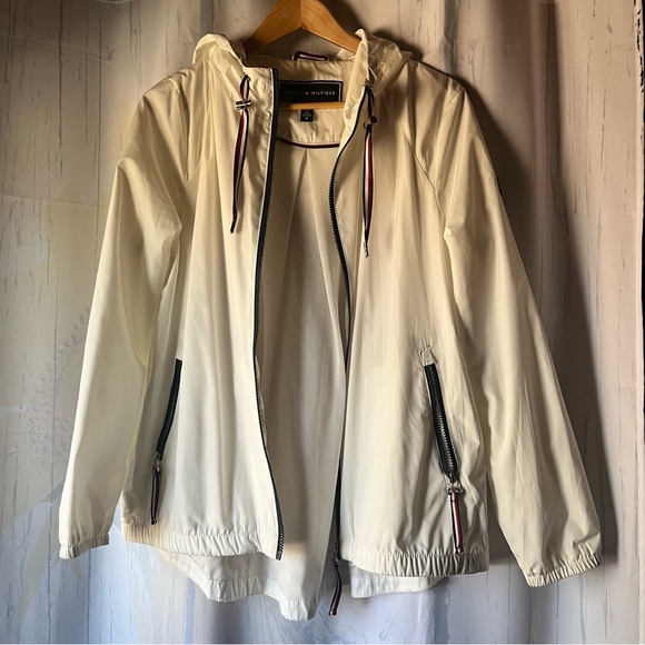 🎉HP🎉 Tommy Hilfiger White Women's Lightweight Weather Resistant Windbreaker - Picture 7 of 9